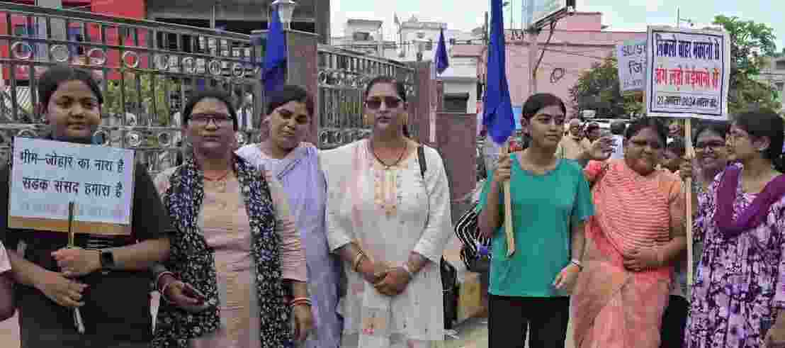 भारत बंद का मिलजुला असर गोपालगंज में भी दिखा